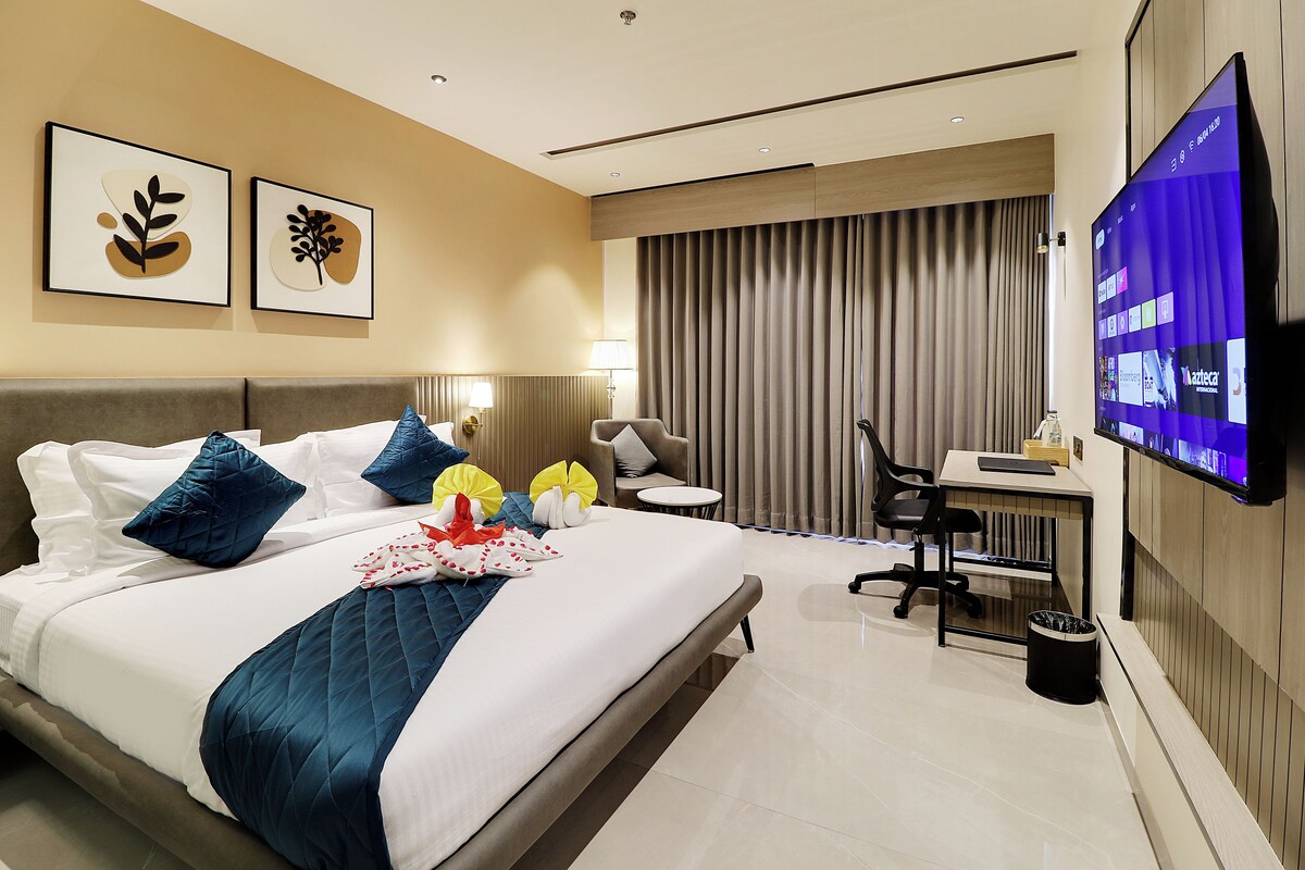 Deluxe Double Room, City View | In-room safe, iron/ironing board (on request), WiFi (free)