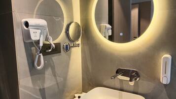 Deluxe Double Room, City View | Bathroom | Slippers