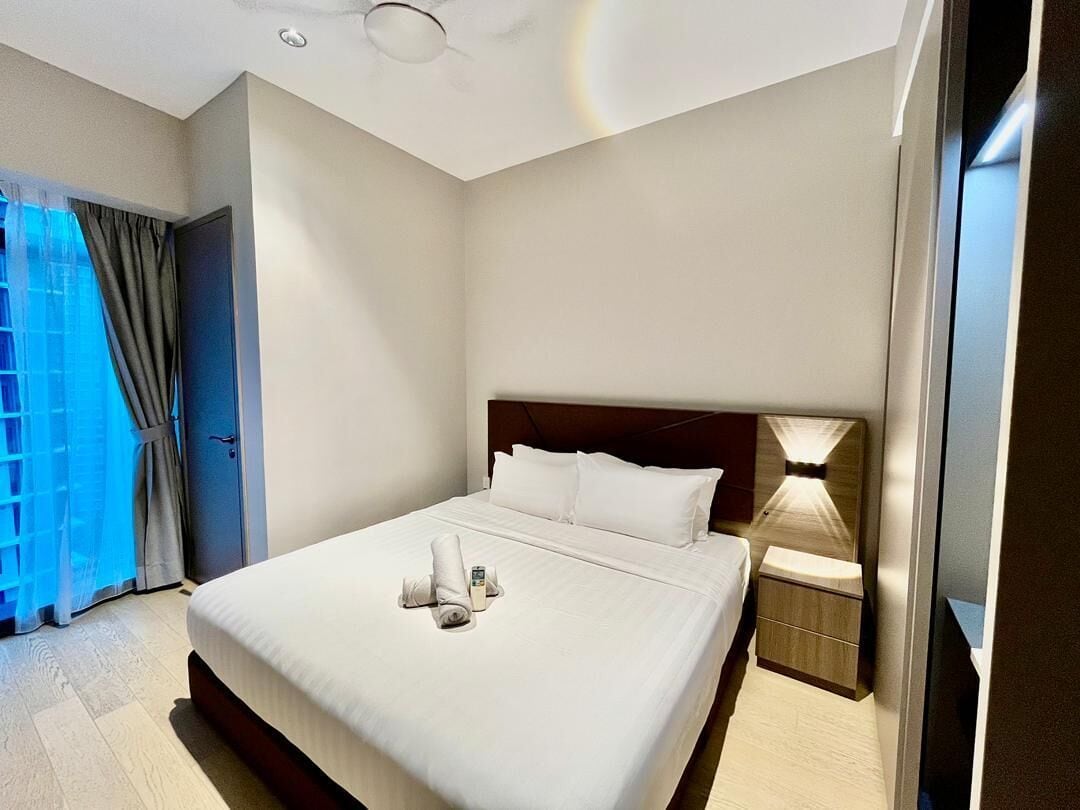 Desk, laptop workspace, iron/ironing board, free WiFi
