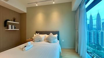Premium Condo, 2 Bedrooms, Kitchenette, City View