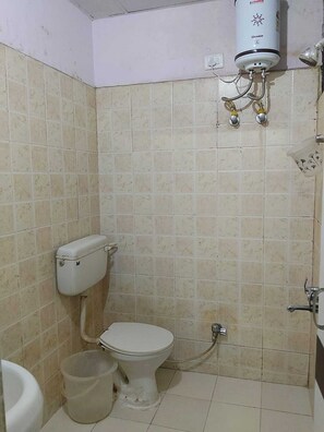 Comfort Double or Twin Room, Balcony, City View | Bathroom - hotel tamanna  (Lucknow)