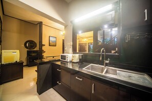 Villa, Poolblick | Eigene Küche | Großer Kühlschrank, Mikrowelle, Ofen, Herdplatte