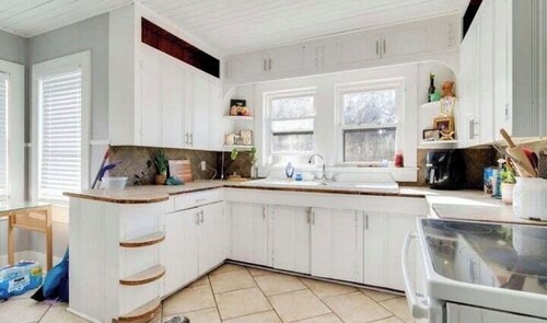 Cozy 2-bedroom house with AC in charming Lafayette