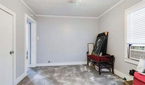 Cozy 2-bedroom house with AC in charming Lafayette
