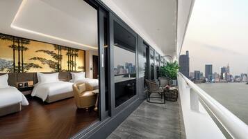 Executive Triple Room, Balcony | Desk, iron/ironing board, free WiFi, wheelchair access