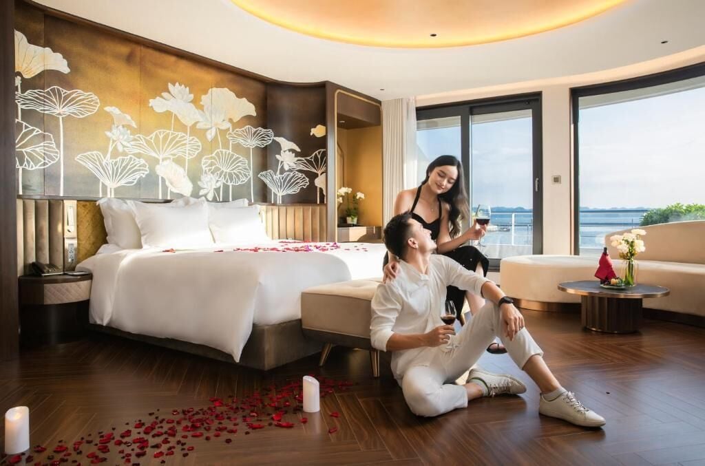 Suite estudio Royal, balcón, vistas al río | Escritorio, tabla de planchar con plancha, wifi gratis
