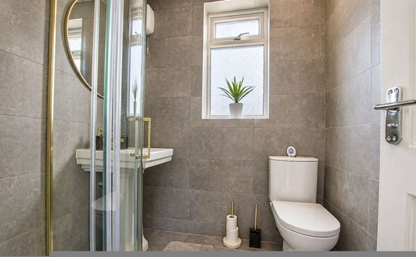 Wembley Garden Retreat 4br Sleeps 7 Near Station - Harrow