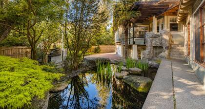 Luxury West Side Mansion | Garden Retreat 5 min to Downtown