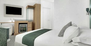 Chambre Ville Double ou avec lits jumeaux, 1 très grand lit | Bureau, espace de travail pour ordinateur portable
