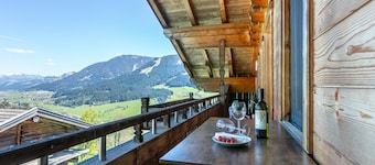 Vacation apartment with a wide view & garden