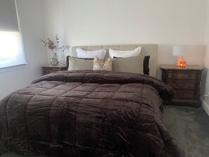 Iron/ironing board, WiFi, bed sheets - Beautiful Home in Yarram (Yarram)