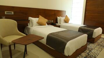 Business Twin Room | Iron/ironing board, free WiFi