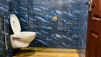 Deluxe Double Room, Balcony | Bathroom | Shower