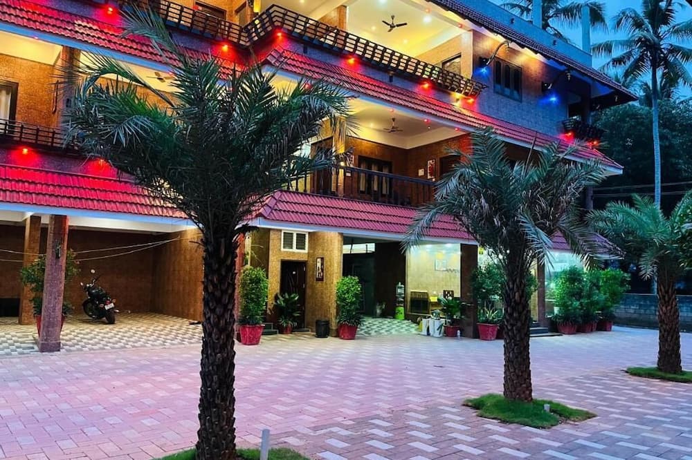 ARONIC beach hotel