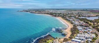 2 Bedroom Unit with Beach & Golf at your doorstep!