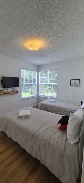 Room - Cozy 3-bedroom condo with AC in amazing Kissimmee - 15min to Disney (Kissimmee)