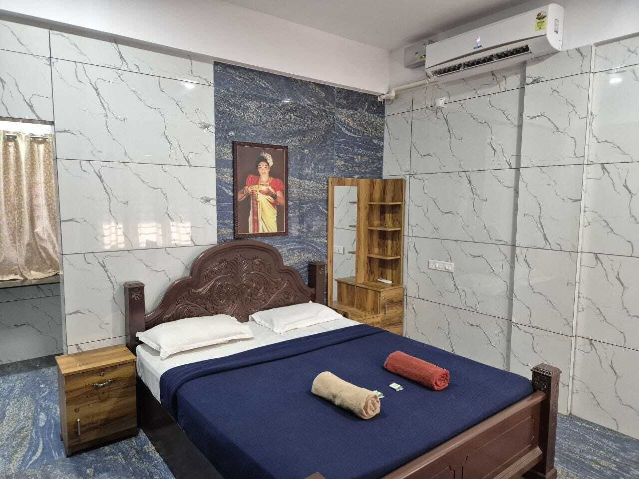 Deluxe Double Room | Laptop workspace, free WiFi