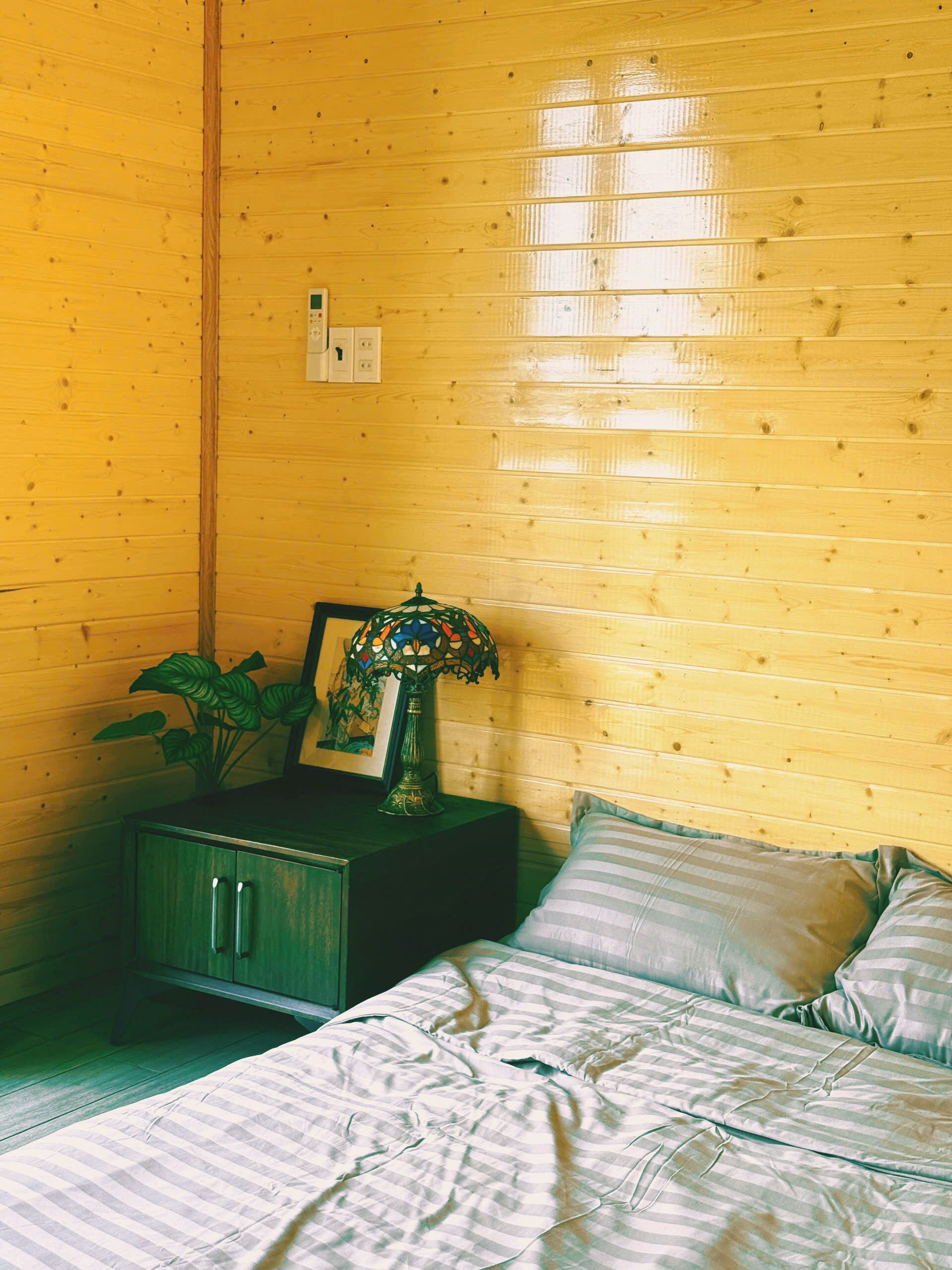 Basic Bungalow, Lake View | Free WiFi