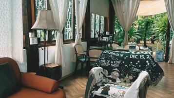 Classic Chalet, Lake View | Bahagian dalam