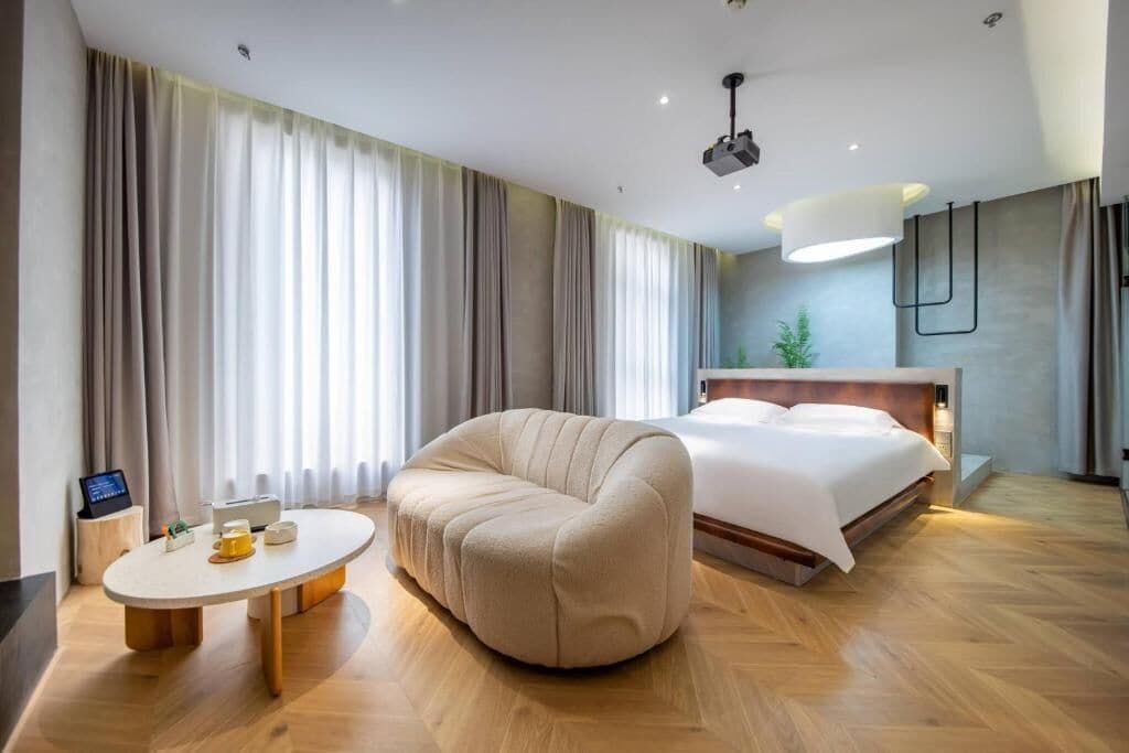 Romantic Double Room, Hot Tub | Premium bedding, pillowtop beds, blackout drapes, iron/ironing board