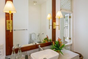 Classic-Studio, Balkon | Badezimmer