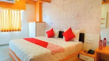 Deluxe Room | Egyptian cotton sheets, premium bedding, desk, laptop workspace