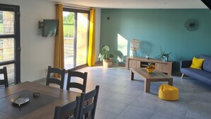 Dining - 10-person country cottage (Tennie)