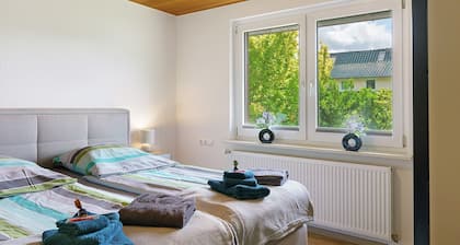 Apartment 'Haupt Lärche' mit privater Terrasse, Garten und WLAN