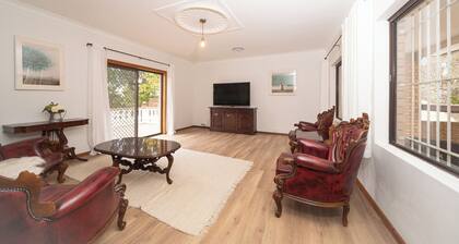 Spacious 5-Acre Retreat for Groups in Galston