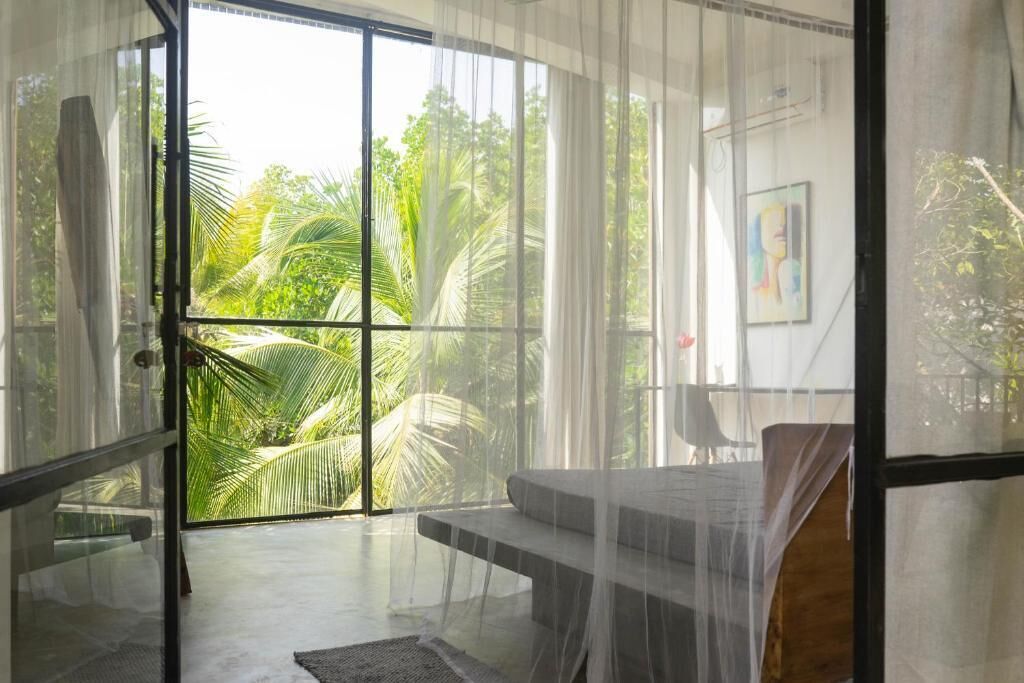 Basic-Studio, Terrasse, Blick auf den Innenhof | Bügeleisen/Bügelbrett, kostenloses WLAN