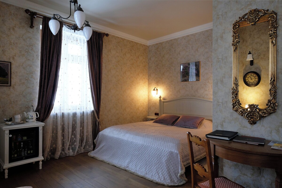 Delux Double Room ( 2 adults)- Lord house