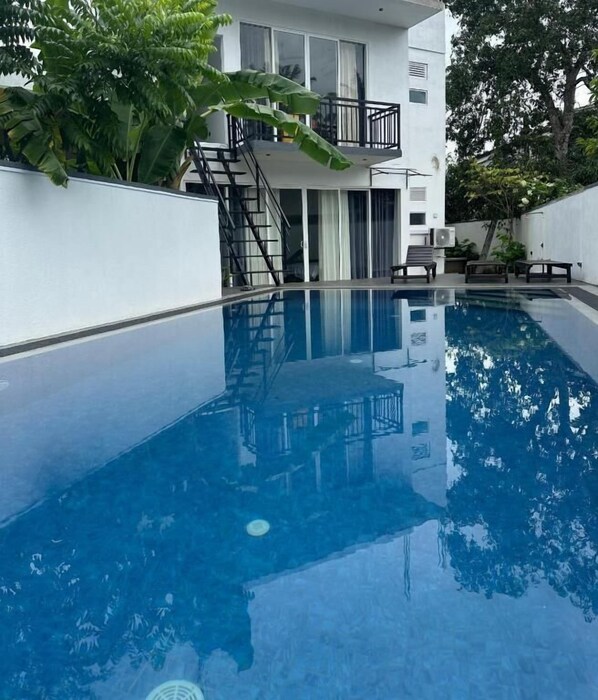 Classic-Studio, Balkon, Stadtblick | Pool