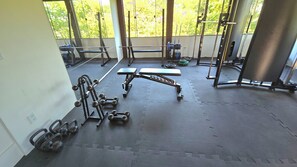 Fitness facility - House with ocean view, resort-style beachfront condominium. (Armação dos Búzios)