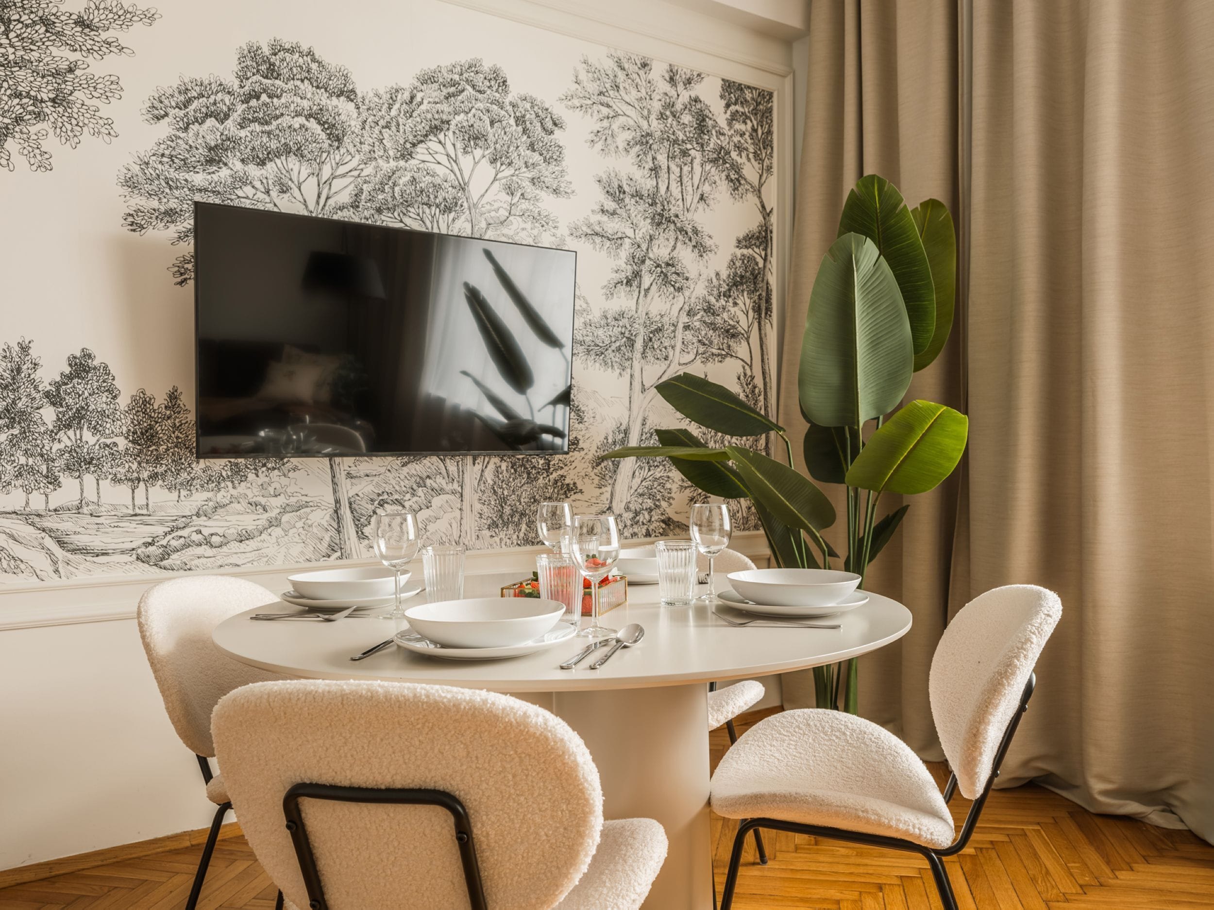 Appartement Confort, vue cour intérieure | Restauration