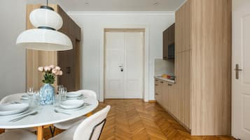Standard Apartment, City View | Dining