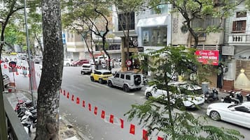 Apartamento estándar, vistas a la ciudad | Balcón