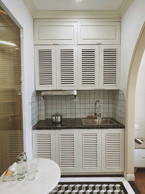 대용량 냉장고, 쿡탑, 조리 도구/접시/주방 기구