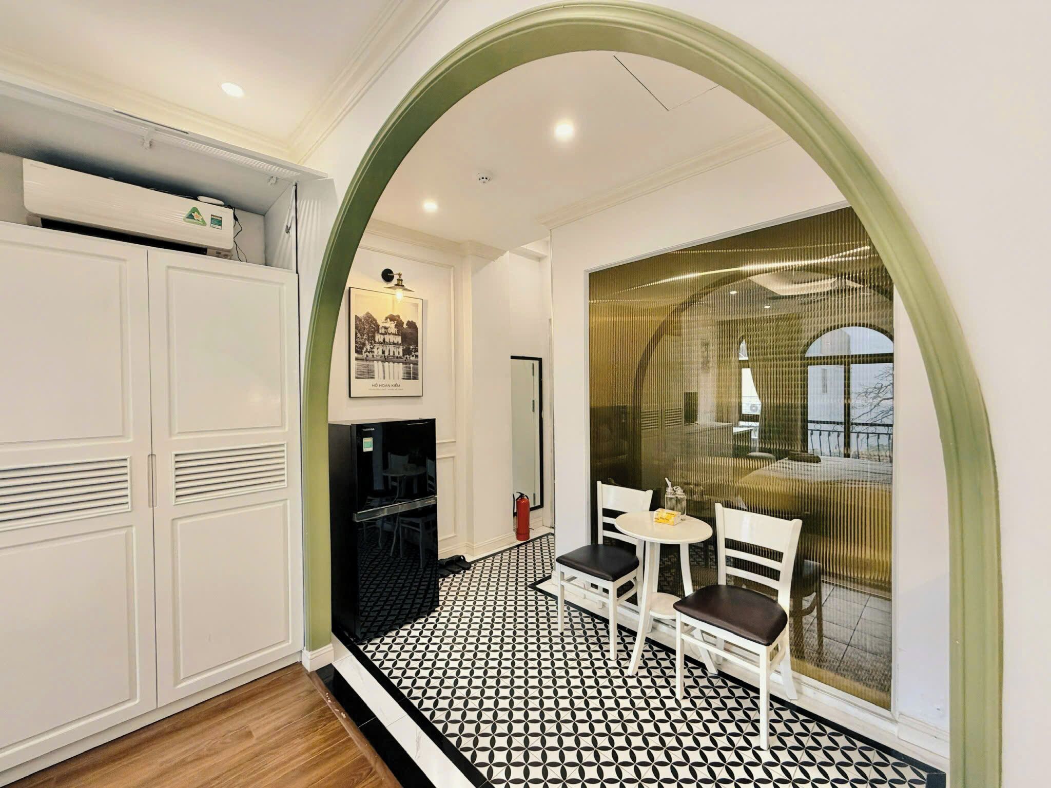 Standard Apartment, Balcony, City View | Interior