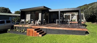 Estuary views, 100 meter walk to the beach, the perfect beach family get away.
