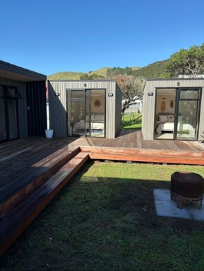 Terrace/patio - Estuary views, 100 meter walk to the beach, the perfect beach family get away. (Kaeo)