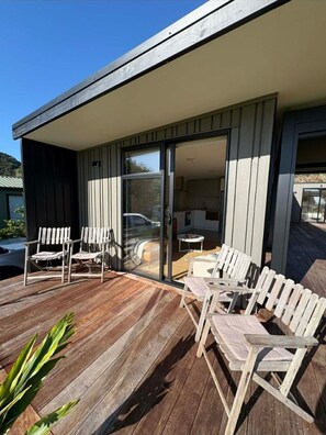 Terrace/patio - Estuary views, 100 meter walk to the beach, the perfect beach family get away. (Kaeo)