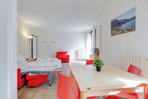 Bed sheets - Porto Letizia Como 5, Porlezza, Italy (Porlezza)