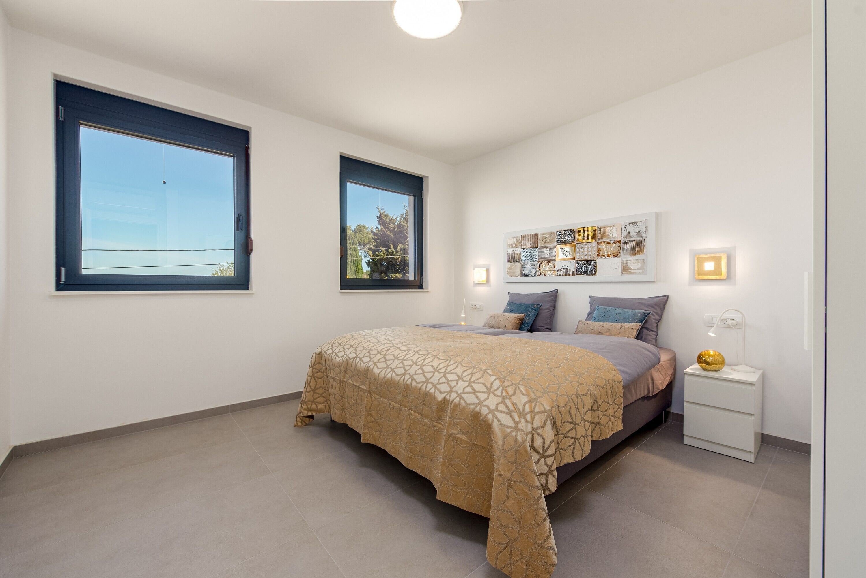 Basic Apartment, Sea View | Iron/ironing board, free cots/infant beds, free WiFi, bed sheets