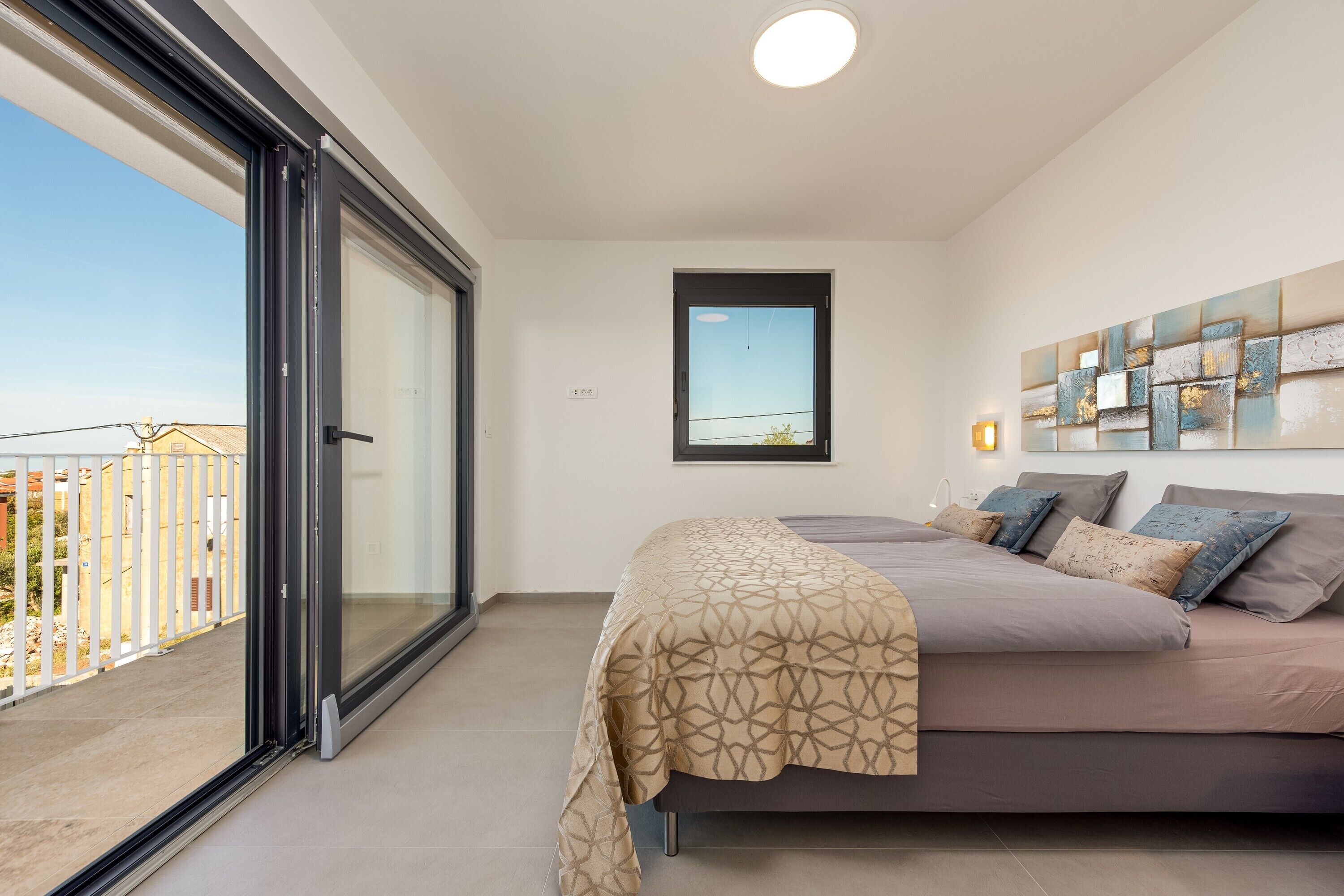 Basic Apartment, Sea View | Iron/ironing board, free cots/infant beds, free WiFi, bed sheets