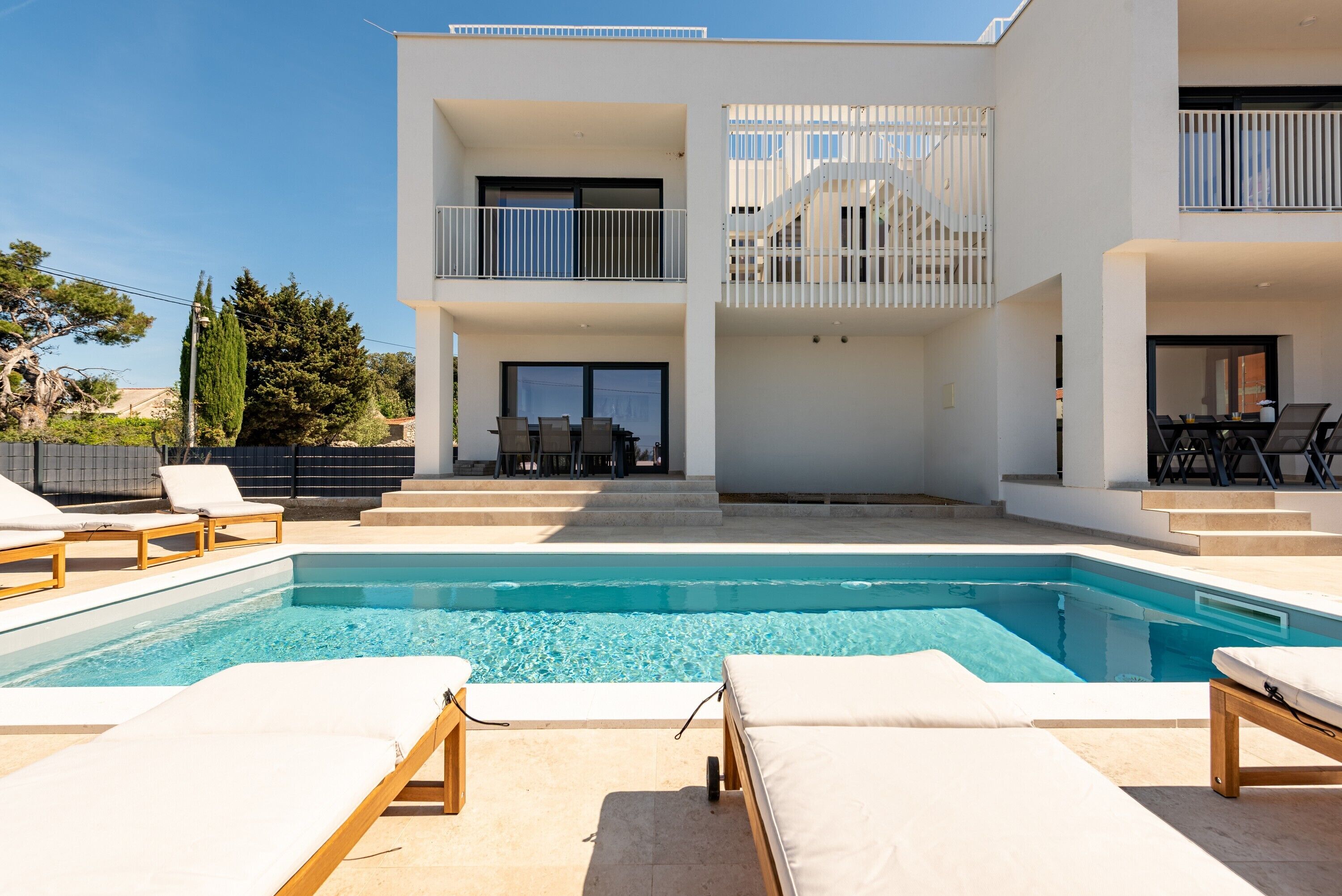 Outdoor pool, pool loungers
