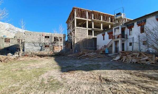 Exterior - Karsha Chamling Hotel and Restaurant (Padum)