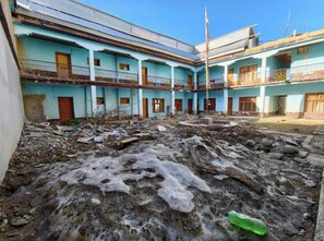 Property grounds - Karsha Chamling Hotel and Restaurant (Padum)