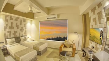 Deluxe Room | Desk, laptop workspace, free WiFi