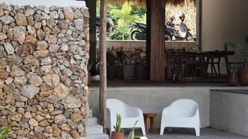 Tempat makan outdoor