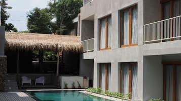 Kolam renang outdoor
